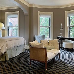 Queen Suite